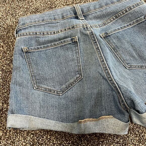 Old Navy Womens Sz 0 Jean Shorts Roll Cuff Blue Denim Mid Rise - Picture 11 of 11